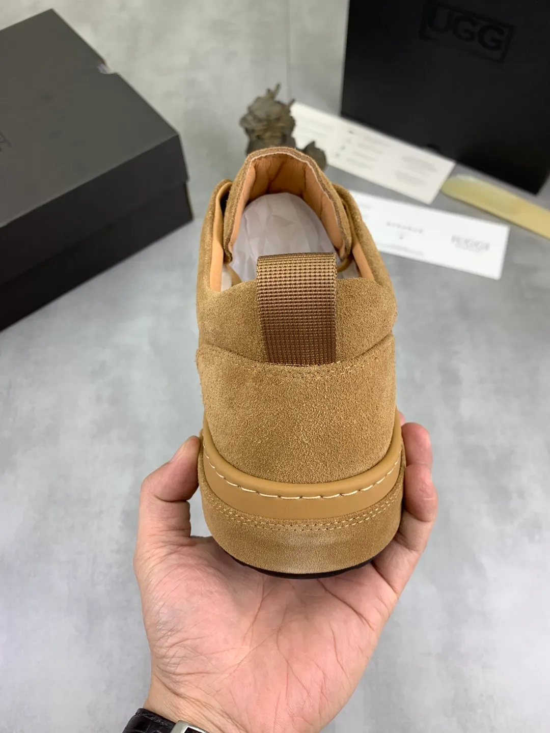 Men's men's shoes 💰P600 New arrival 🆕🆕🆕 IUGGI new retro presbyopic men's shoes Casual and versatile, full of high-end sense, fashionable and luxury style, joint model, retro presbyopic factor, full of handsome style, first layer suede cowhide, wool lining, rubber outsole, light and non-slip size: 39-44, three colors 9681-c22